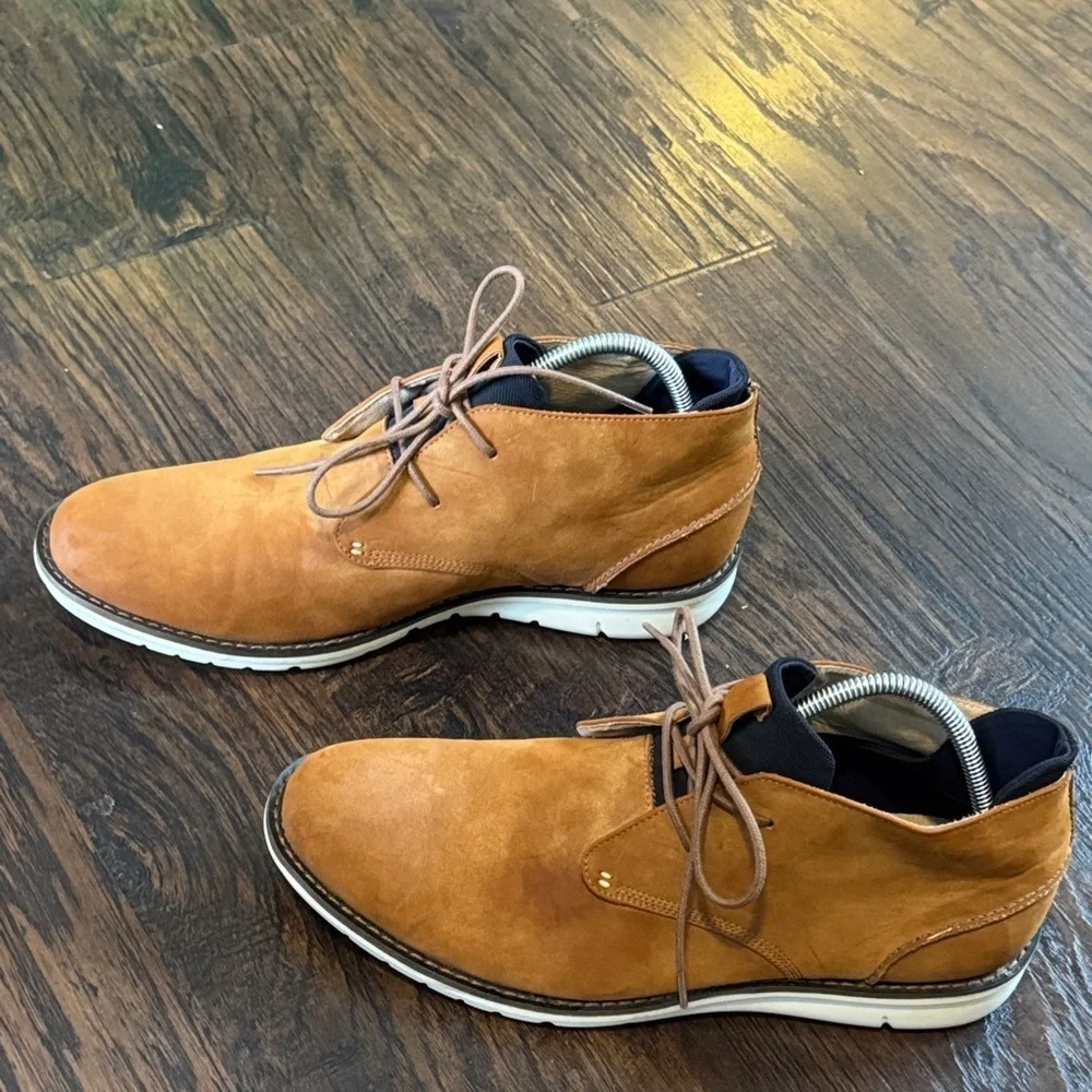 Like New Kenneth Cole Brown Leather Chukka Boots